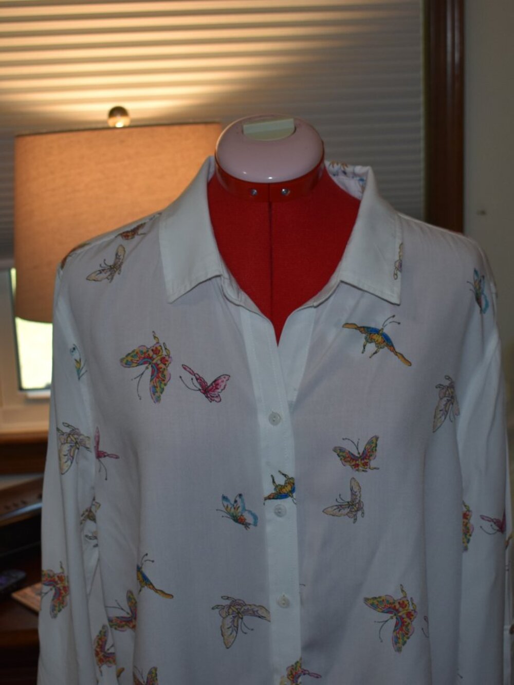 blouse - Picture 2 of 7